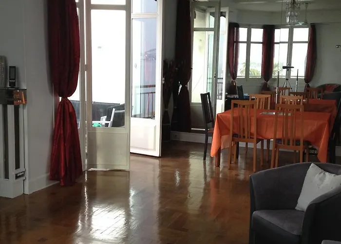 Le Mirage, Sea Front View, 3 Bedrooms, 100m Apartament