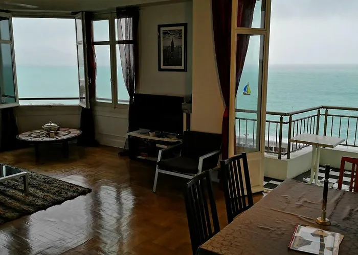 شقة Le Mirage, Sea Front View, 3 Bedrooms, 100m *