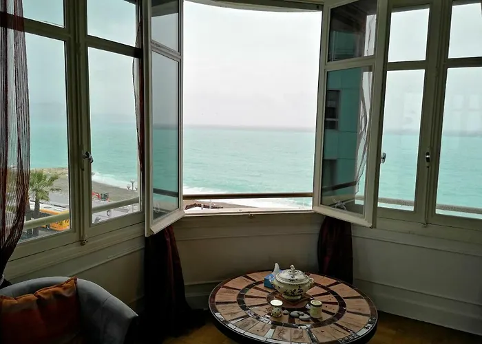 Le Mirage, Sea Front View, 3 Bedrooms, 100m Apartament *