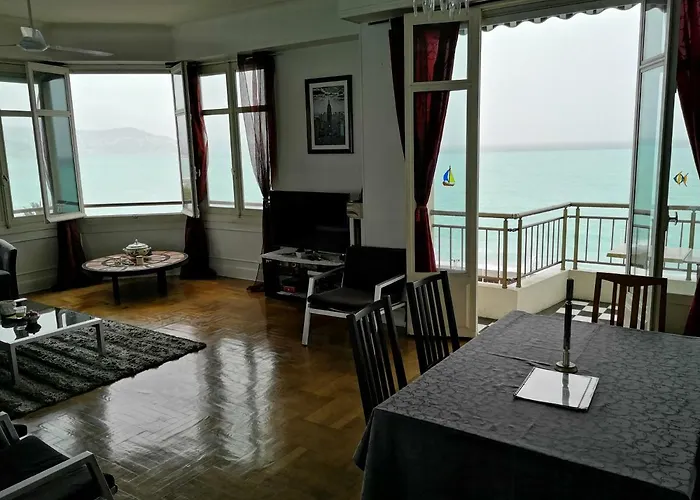 Le Mirage, Sea Front View, 3 Bedrooms, 100m *