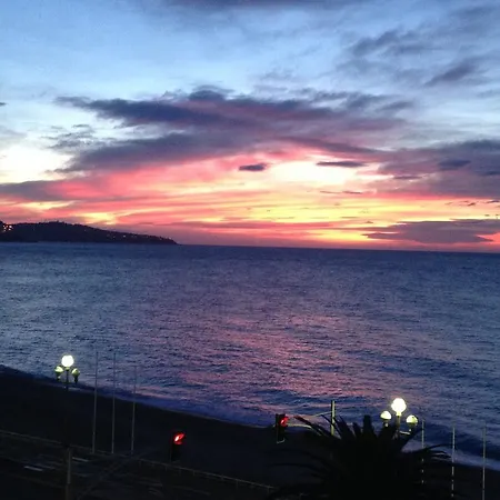 Le Mirage, Sea Front View, 3 Bedrooms, 100m Nice