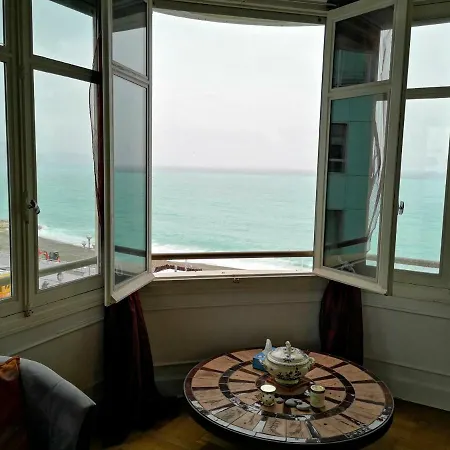 Le Mirage, Sea Front View, 3 Bedrooms, 100m Lägenhet *